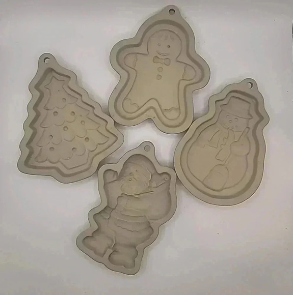 Other - Vintage Hearthstone Holiday Cookie  Mold Ceramic Christmas Set Of 4